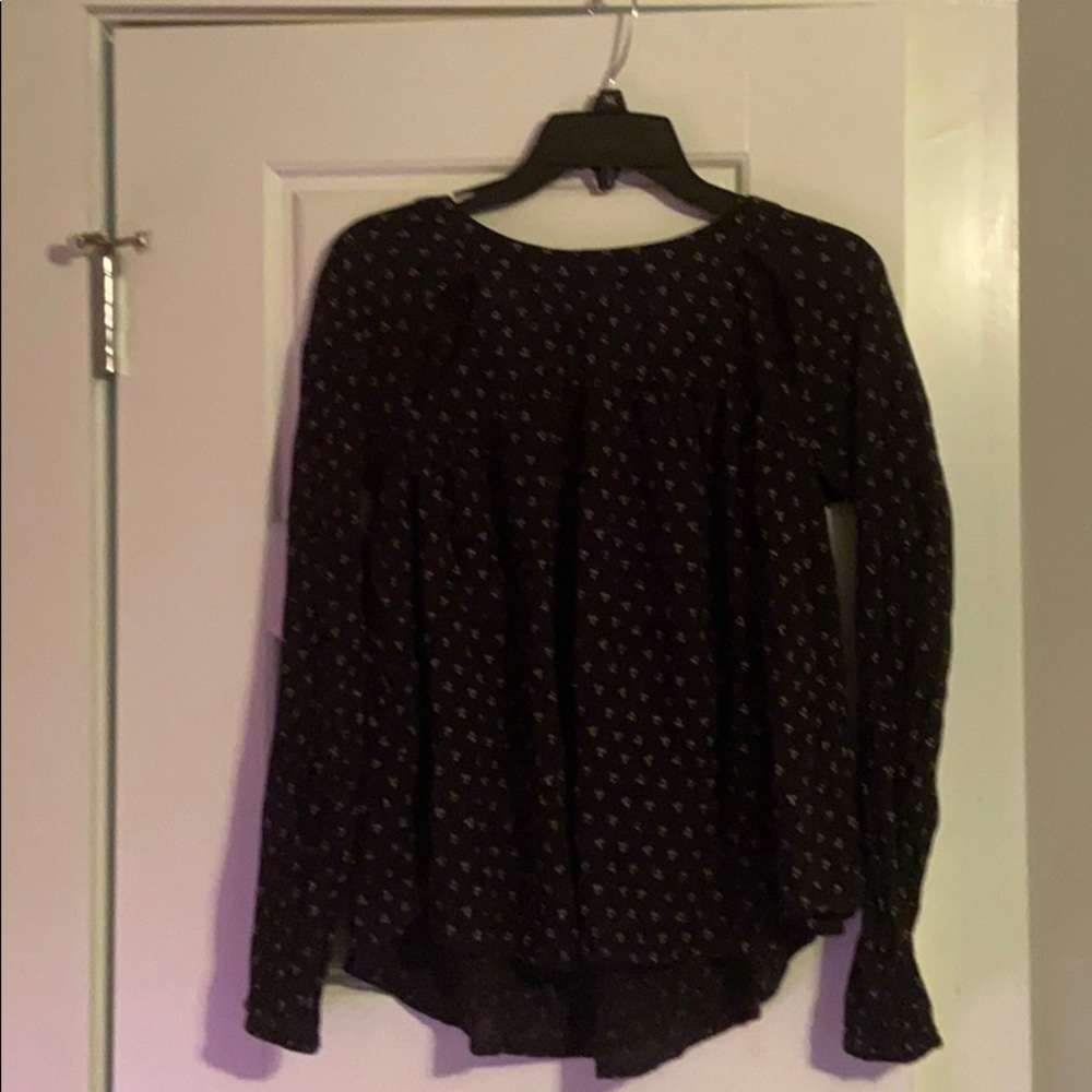 navy blue long sleeve shirt (w slits on shoulders)